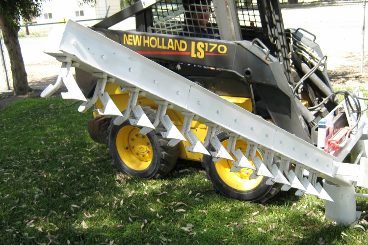 Sand Freestall Rake Skid Steer Mounted  services In tulare